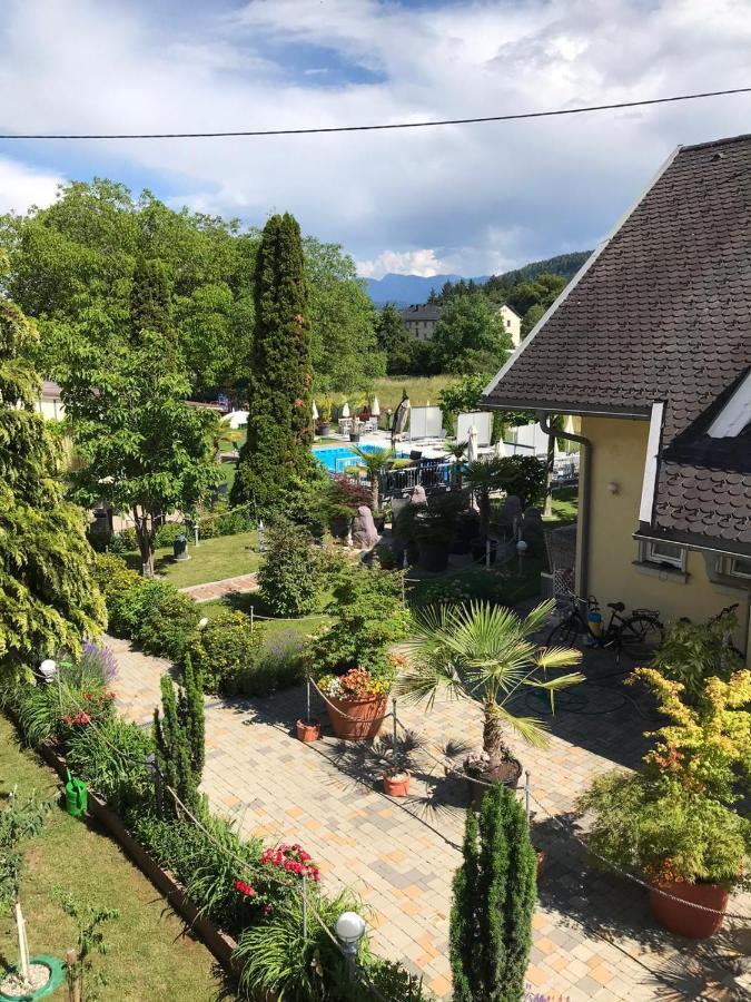 Hotel Ferienanlage Seehof Krumpendorf Zewnętrze zdjęcie